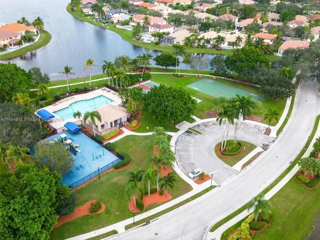 797 Vista Meadows Dr # 797, Weston FL 33327