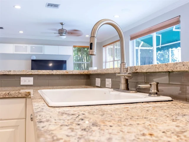 797 Vista Meadows Dr # 797, Weston FL 33327