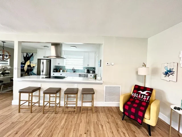 1031 Hollywood Blvd, Hollywood FL 33019