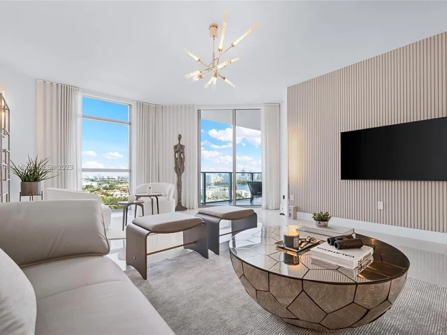 17301 Biscayne Blvd # 2106, North Miami Beach FL 33160