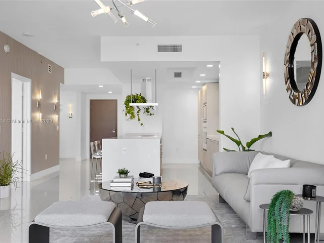 17301 Biscayne Blvd # 2106, North Miami Beach FL 33160