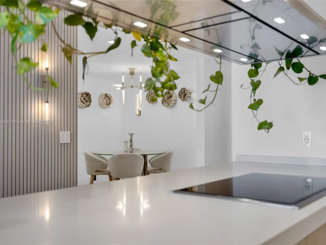 17301 Biscayne Blvd # 2106, North Miami Beach FL 33160