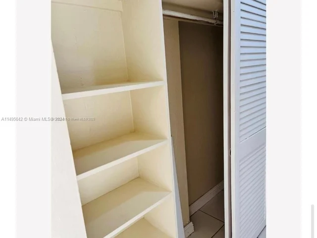 1913 S Ocean Dr # 109, Hallandale Beach FL 33009