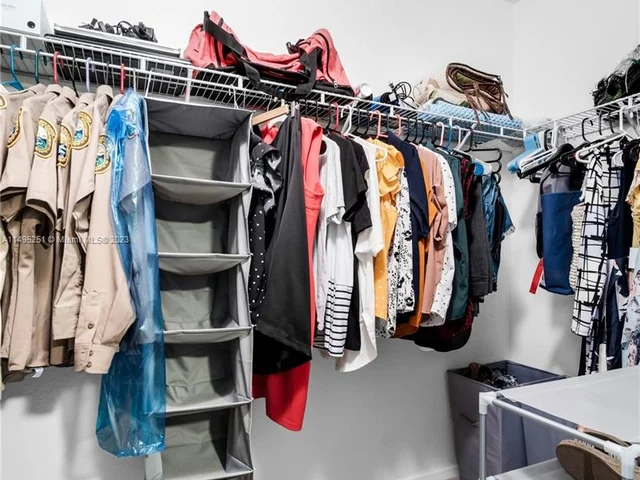 3068 SE 4th Ct, Homestead FL 33033