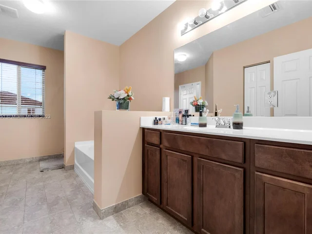 3068 SE 4th Ct, Homestead FL 33033