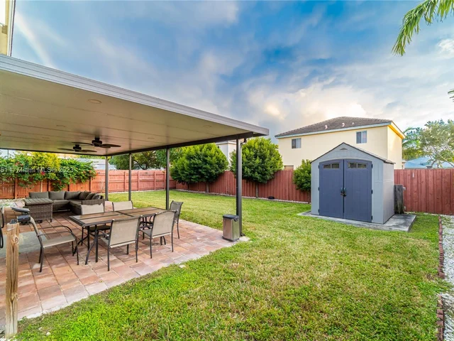 3068 SE 4th Ct, Homestead FL 33033