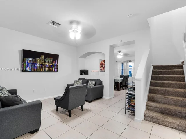 3068 SE 4th Ct, Homestead FL 33033