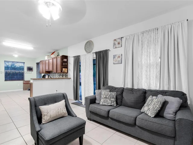 3068 SE 4th Ct, Homestead FL 33033