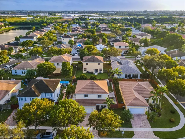 3068 SE 4th Ct, Homestead FL 33033