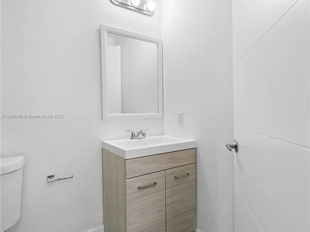 1721 SW 13th St APT 1, Miami FL 33145