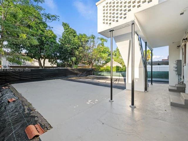 1721 SW 13th St APT 1, Miami FL 33145