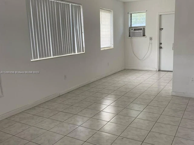 2031 NE 170th St # 1, North Miami Beach FL 33162