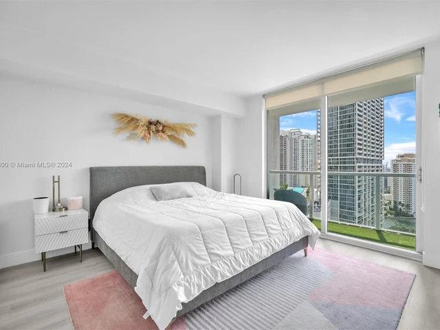 500 Brickell Ave # 2202, Miami FL 33131