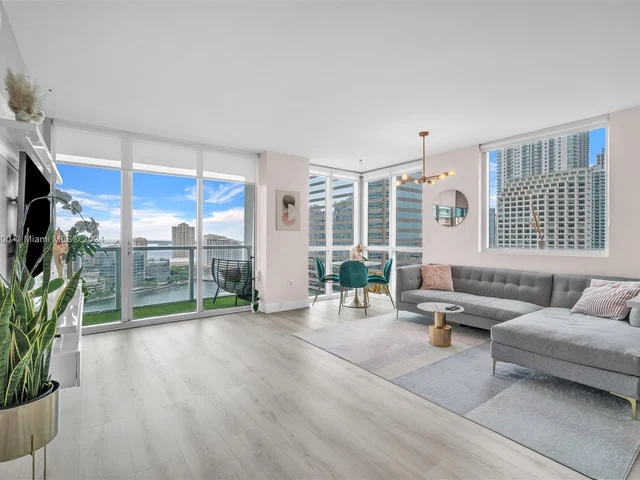 500 Brickell Ave # 2202, Miami FL 33131