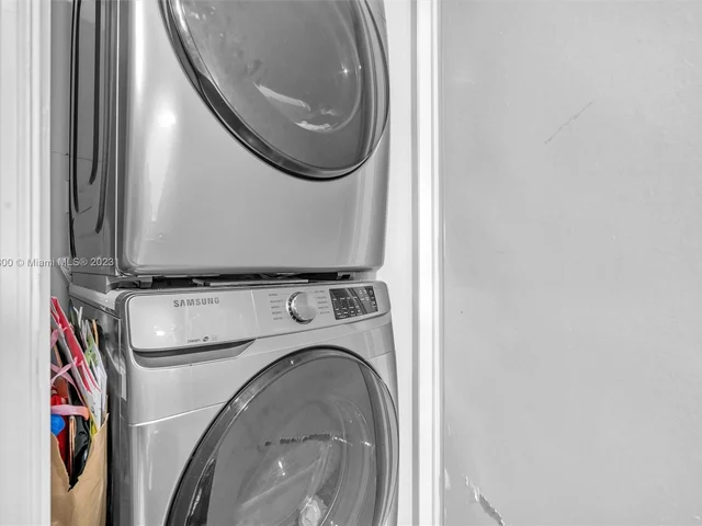 500 Brickell Ave # 2202, Miami FL 33131