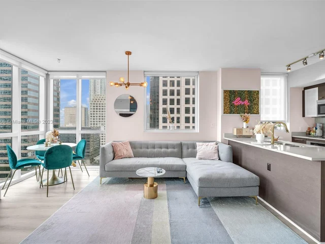500 Brickell Ave # 2202, Miami FL 33131