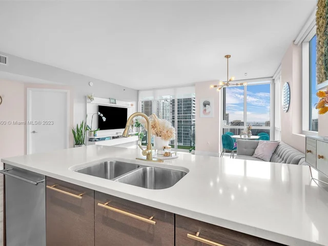 500 Brickell Ave # 2202, Miami FL 33131