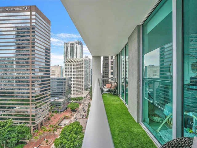 500 Brickell Ave # 2202, Miami FL 33131