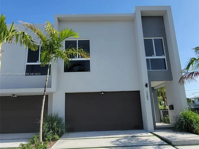 2285 SE 7th St, Pompano Beach FL 33062