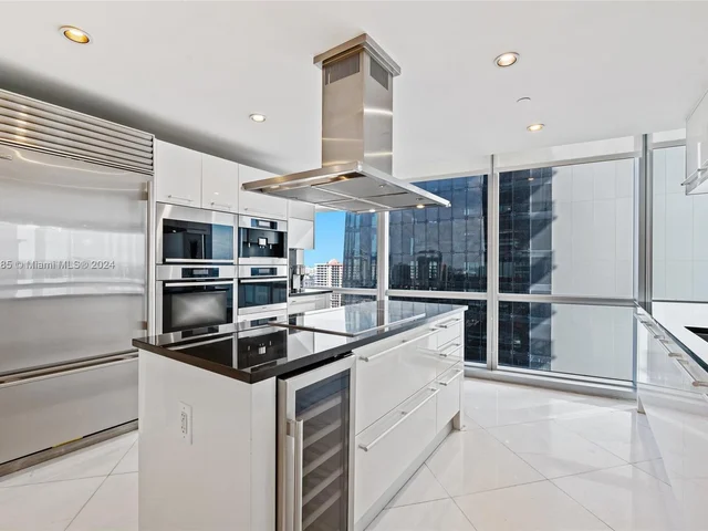 17121 Collins Ave # 2108, Sunny Isles Beach FL 33160