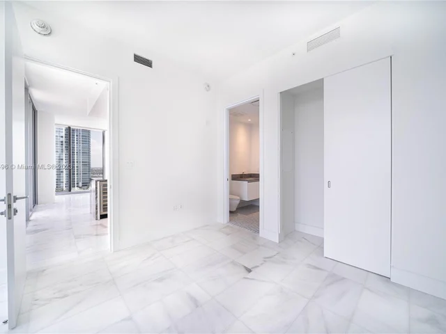 700 NE 26 TERRACE # 1806, Miami FL 33137