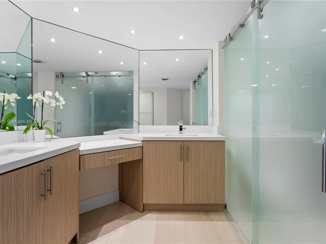 2333 Brickell Ave # 102, Miami FL 33129