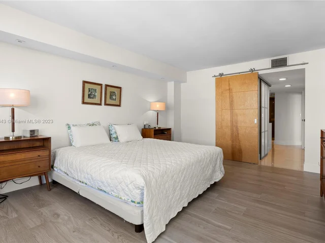 2333 Brickell Ave # 102, Miami FL 33129