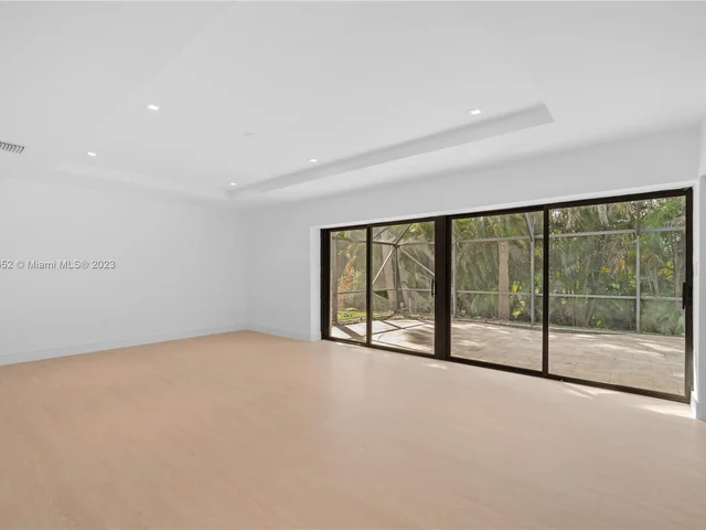 5254 NW 94th Doral Pl, Doral FL 33178