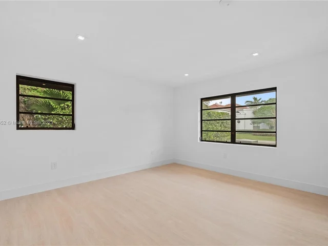 5254 NW 94th Doral Pl, Doral FL 33178