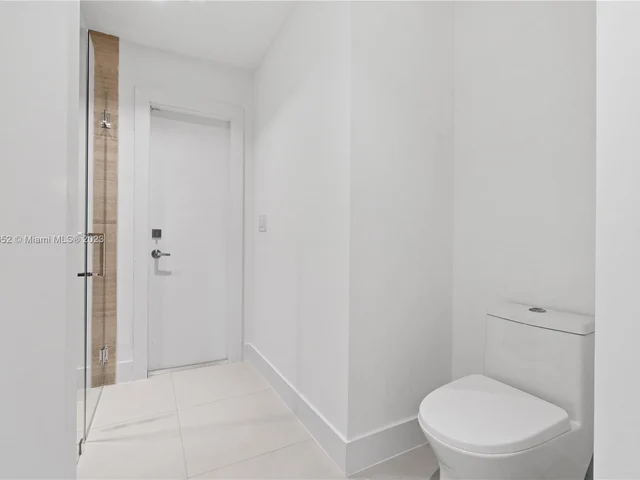 5254 NW 94th Doral Pl, Doral FL 33178