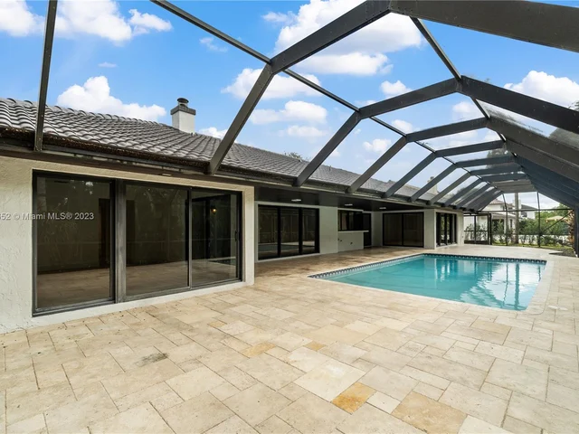 5254 NW 94th Doral Pl, Doral FL 33178