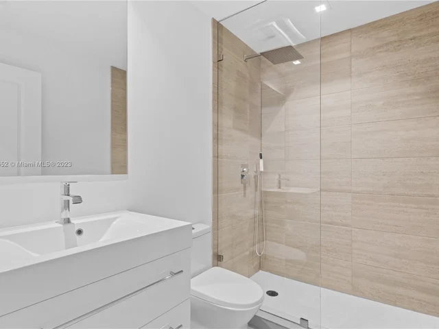 5254 NW 94th Doral Pl, Doral FL 33178