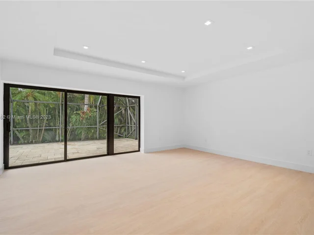 5254 NW 94th Doral Pl, Doral FL 33178