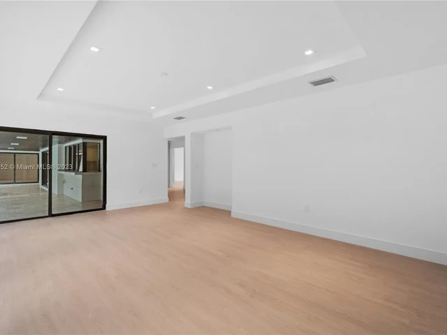 5254 NW 94th Doral Pl, Doral FL 33178