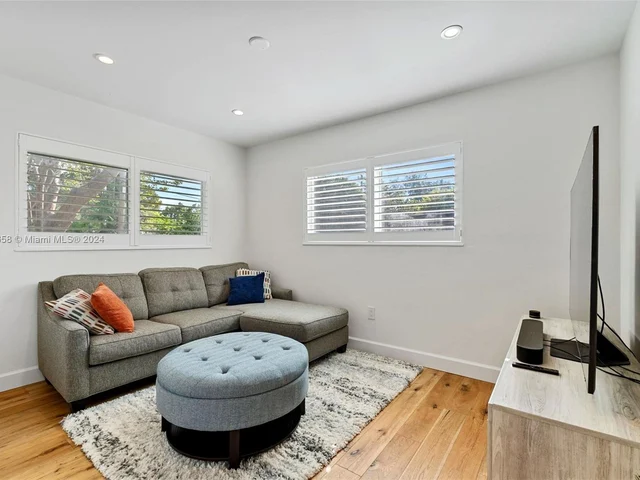 12725 SW 82nd Ave, Pinecrest FL 33156