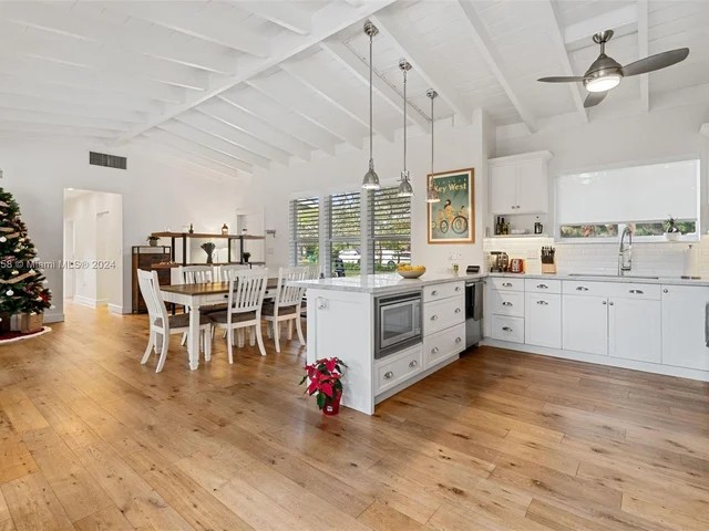 12725 SW 82nd Ave, Pinecrest FL 33156