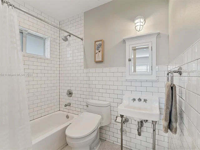 12725 SW 82nd Ave, Pinecrest FL 33156