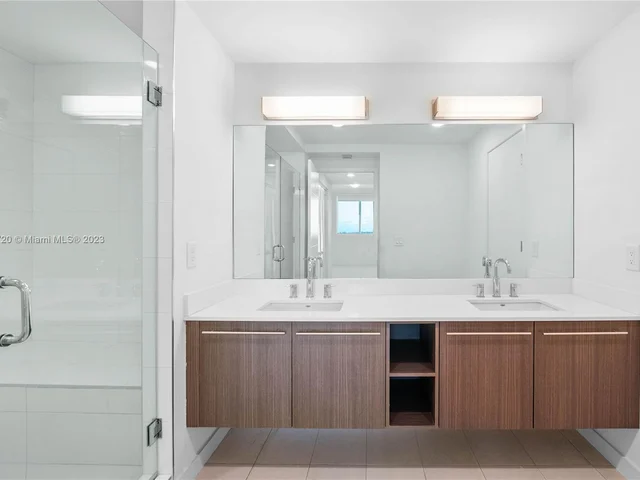 7751 NW 107th Ave # 704, Doral FL 33178