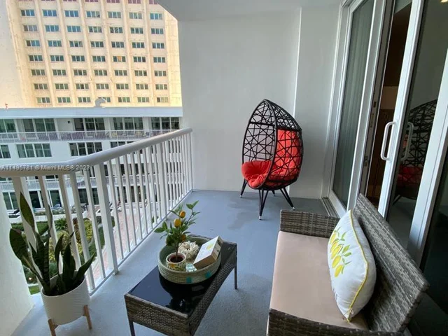 5401 Collins Ave # 526, Miami Beach FL 33140