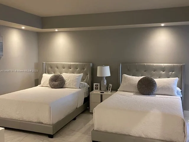 5401 Collins Ave # 526, Miami Beach FL 33140