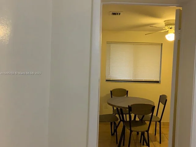 6141 Wiley St, Hollywood FL 33023