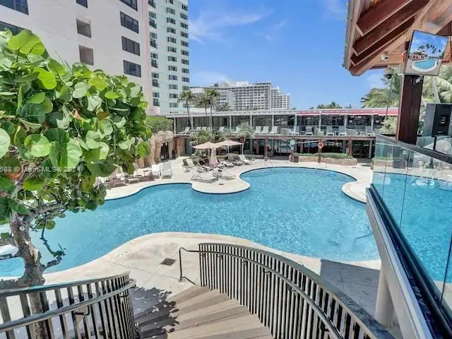 5225 Collins Ave # 610, Miami Beach FL 33140