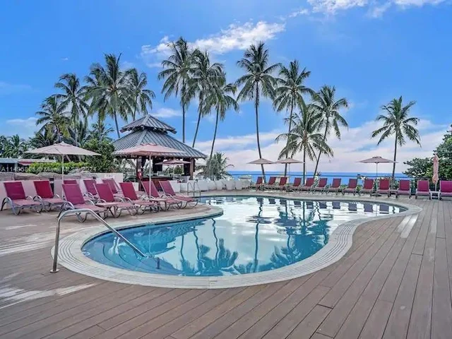 5225 Collins Ave # 610, Miami Beach FL 33140