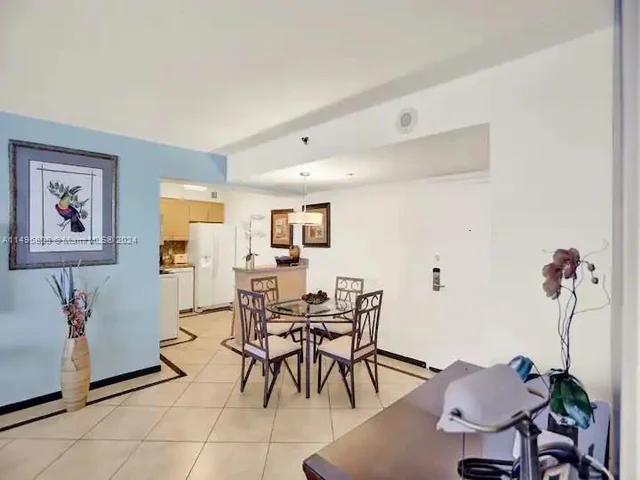 5225 Collins Ave # 610, Miami Beach FL 33140