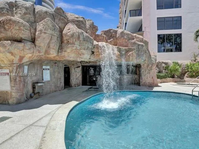 5225 Collins Ave # 610, Miami Beach FL 33140