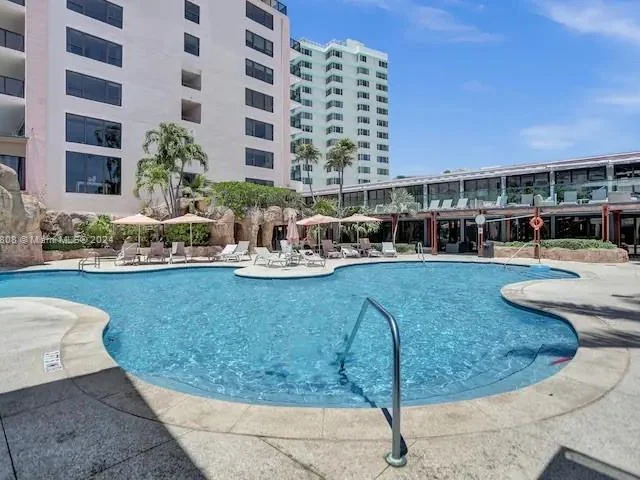 5225 Collins Ave # 610, Miami Beach FL 33140