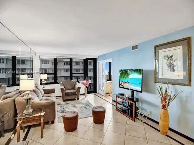 5225 Collins Ave # 610, Miami Beach FL 33140