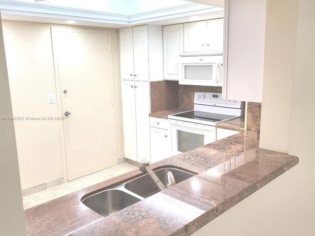 1147 Hillsboro Mile # 208, Hillsboro Beach FL 33062