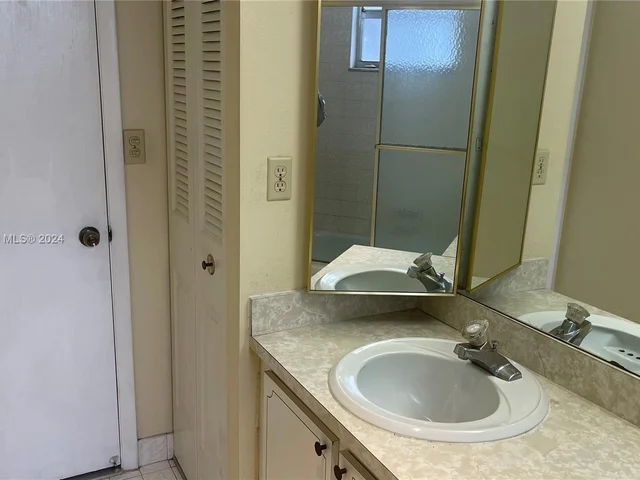 408 NW 68th Ave # 205, Plantation FL 33317