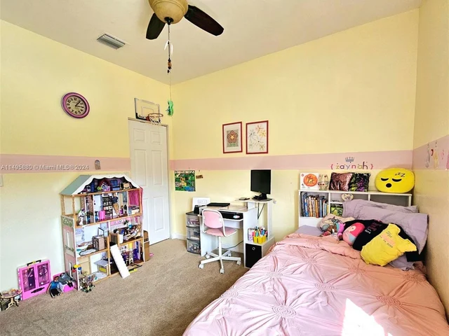 11477 SW 250th St, Homestead FL 33032